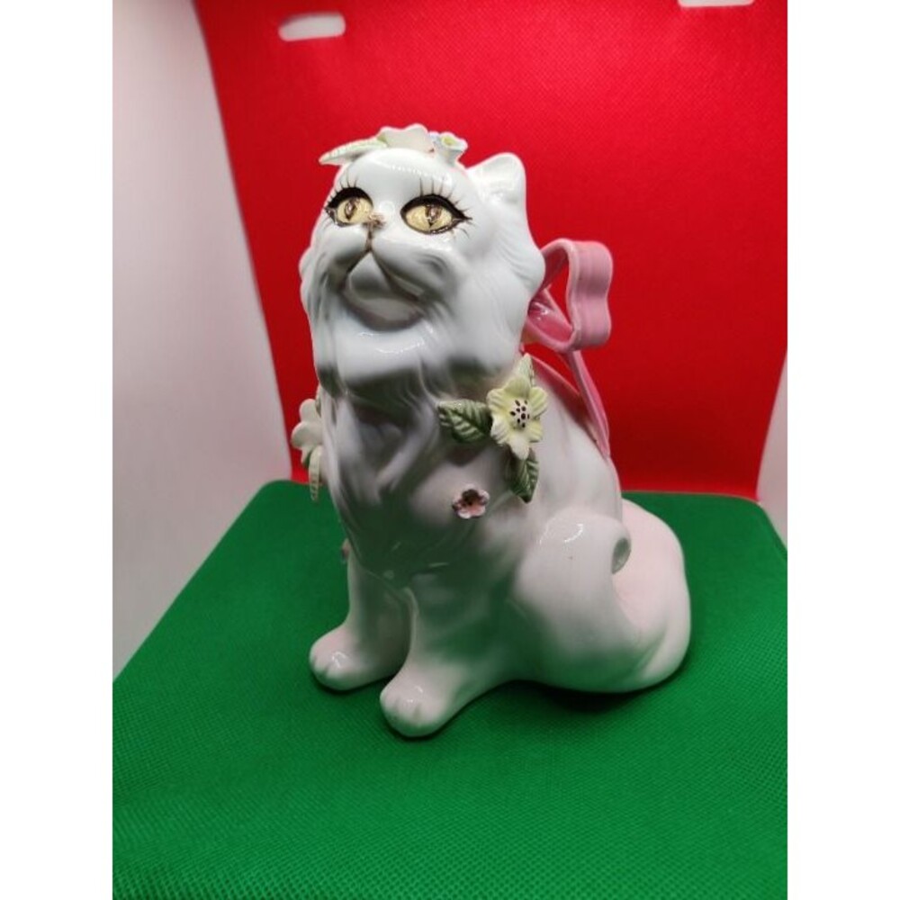 Artistic Gifts Porcelain Cat
